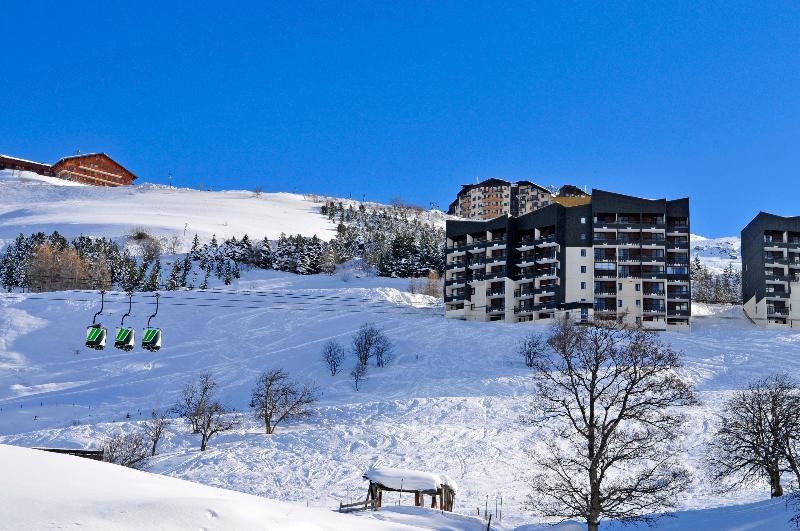 Azureva Les Menuires Aparthotel แซ็ง-มาร์แต็ง-เดอ-แบลวีย์ ภายนอก รูปภาพ