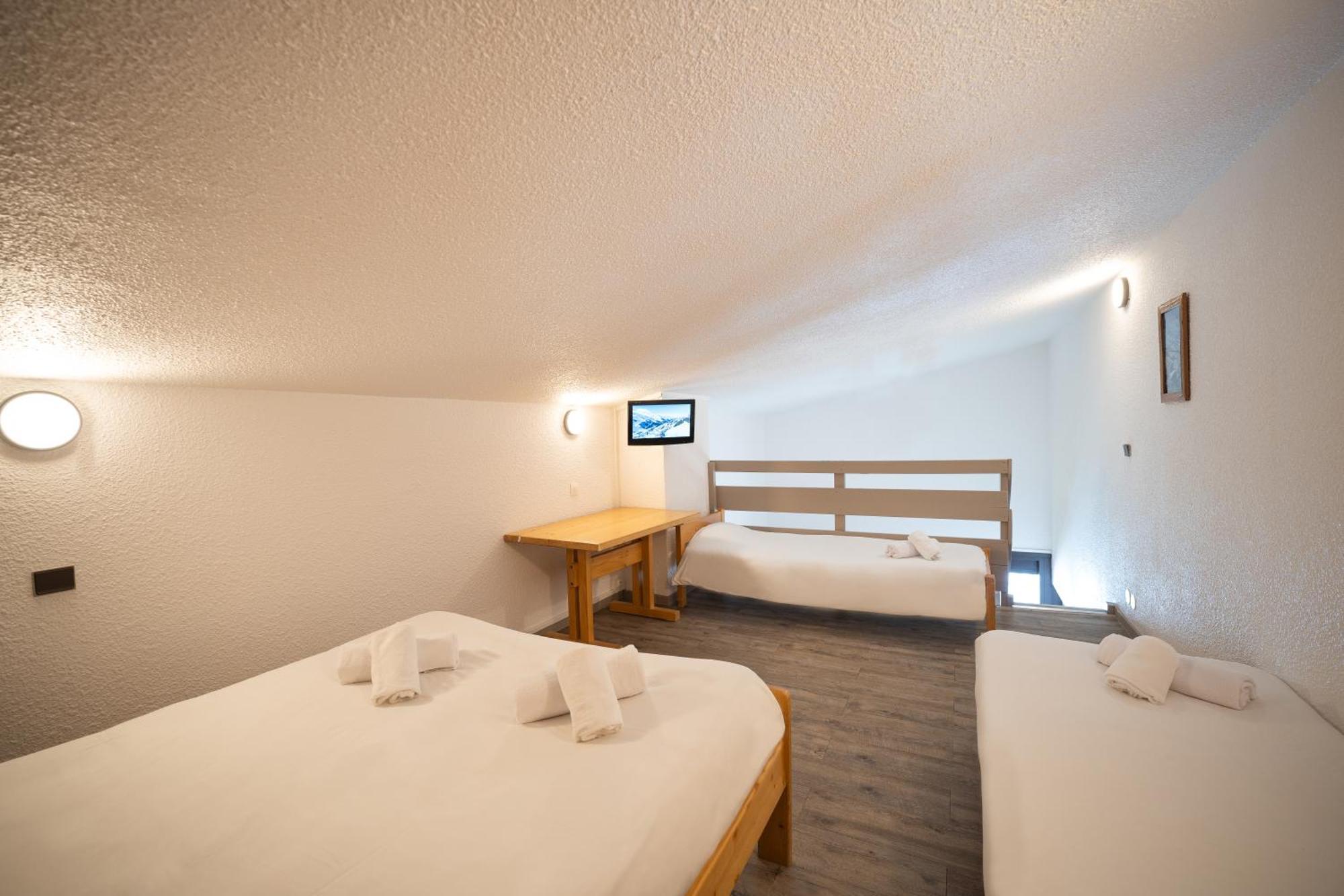 Azureva Les Menuires Aparthotel แซ็ง-มาร์แต็ง-เดอ-แบลวีย์ ภายนอก รูปภาพ