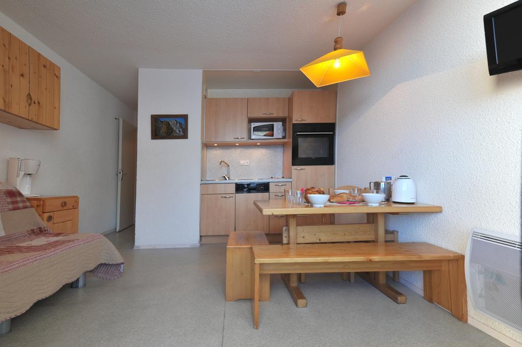 Azureva Les Menuires Aparthotel แซ็ง-มาร์แต็ง-เดอ-แบลวีย์ ภายนอก รูปภาพ