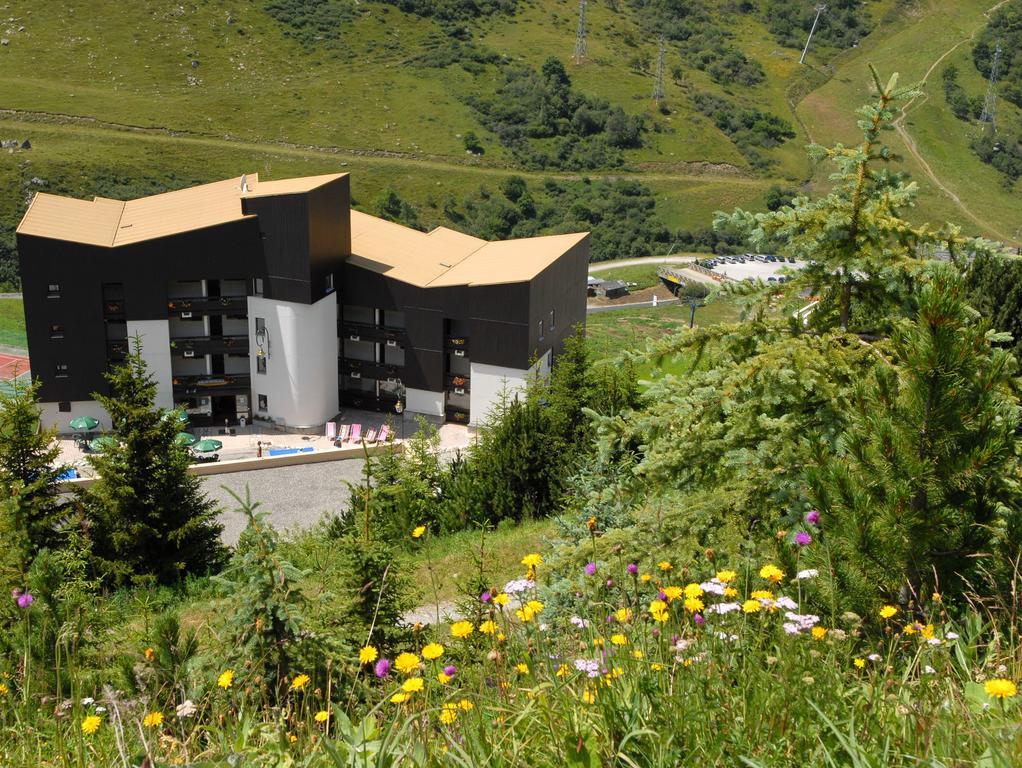 Azureva Les Menuires Aparthotel แซ็ง-มาร์แต็ง-เดอ-แบลวีย์ ภายนอก รูปภาพ